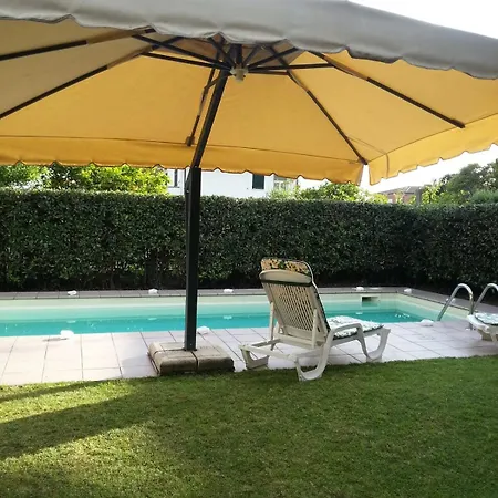 Mago's Garden, A Delightful In The * Forte dei Marmi