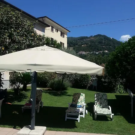 Mago's Garden, A Delightful In The * Forte dei Marmi